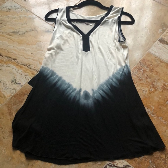 Tops - Yak n Yeti Top size L